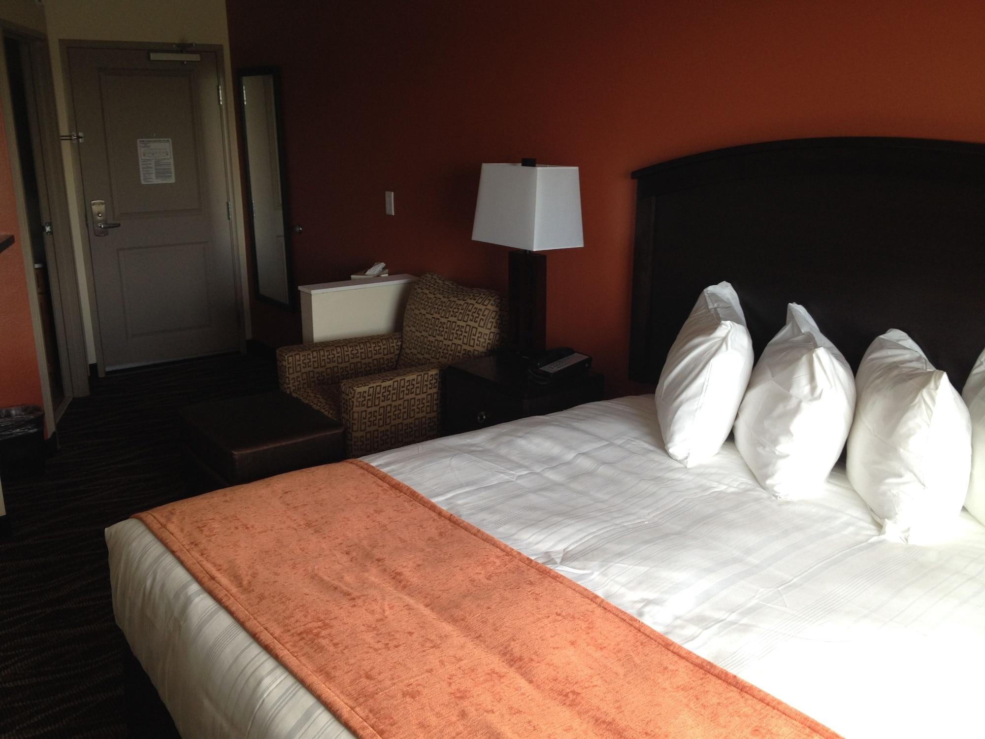 AmericInn by Wyndham Waupun Exterior foto