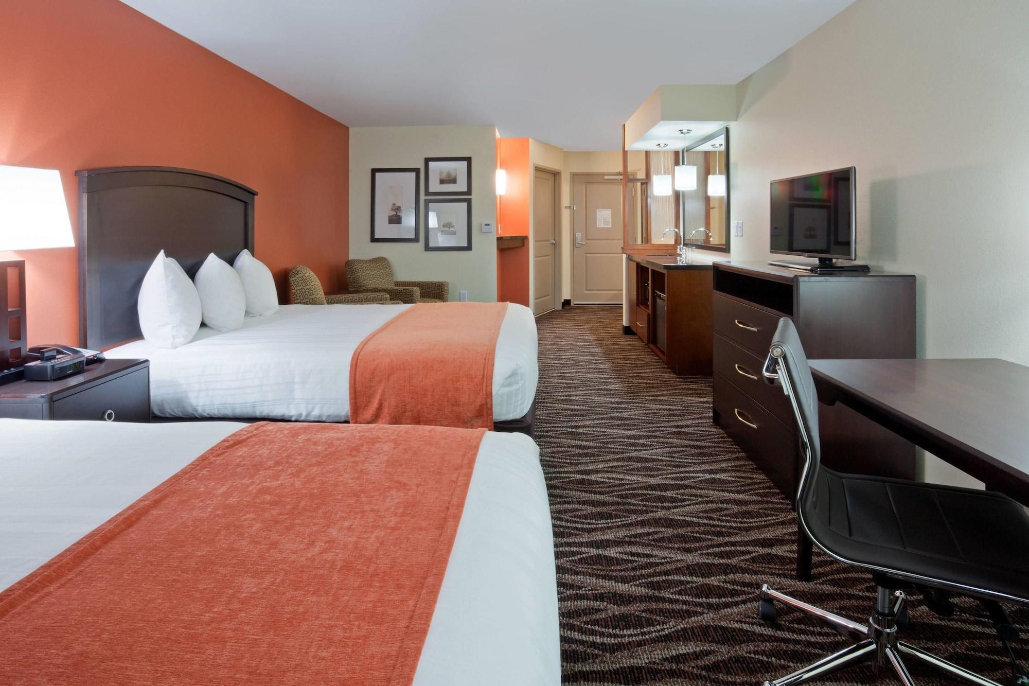 AmericInn by Wyndham Waupun Exterior foto