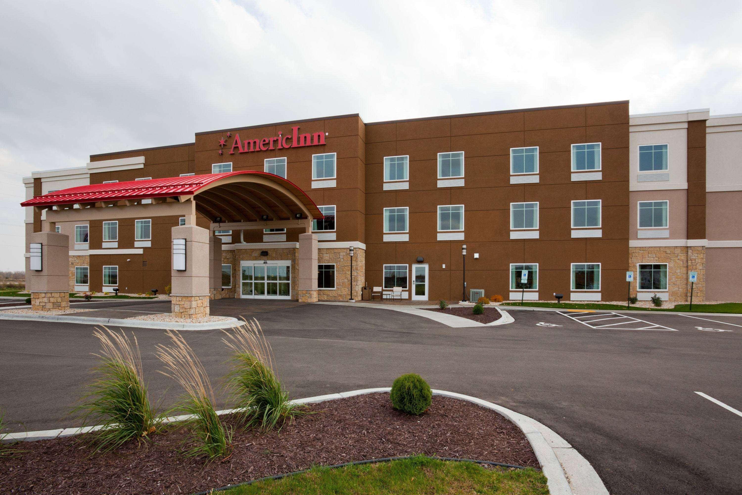 AmericInn by Wyndham Waupun Exterior foto