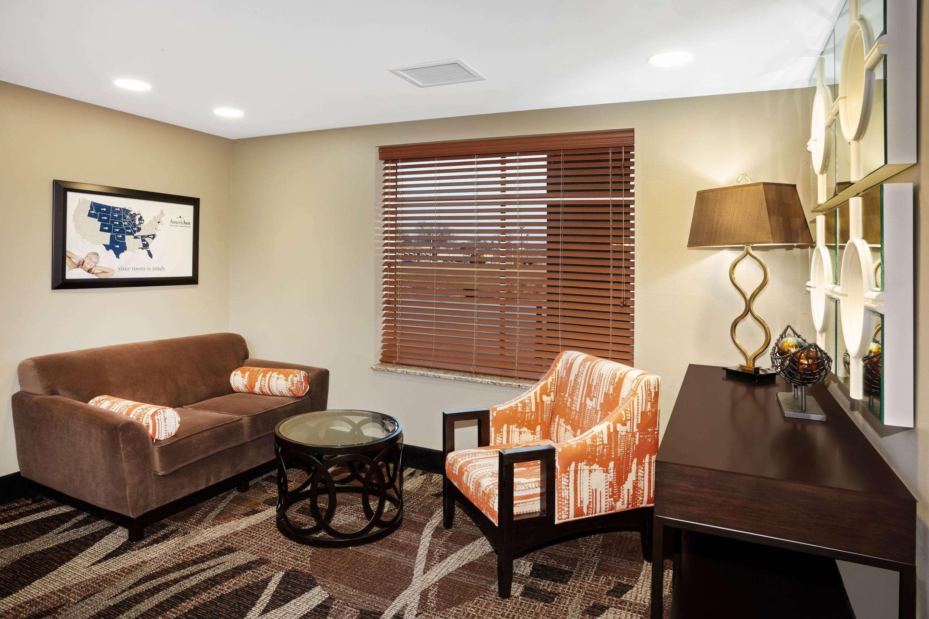AmericInn by Wyndham Waupun Exterior foto